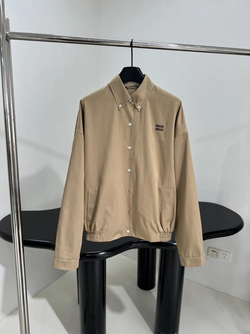 Functional Unclassified Brand Outwear 155507