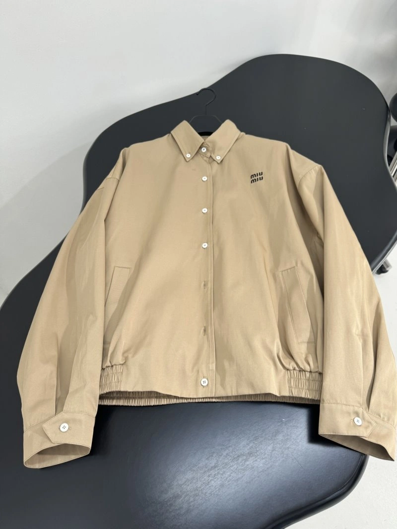 Functional Unclassified Brand Outwear 155507