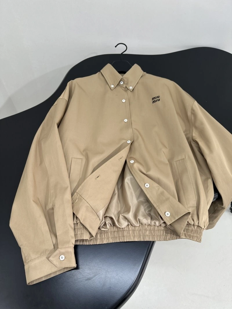 Functional Unclassified Brand Outwear 155507