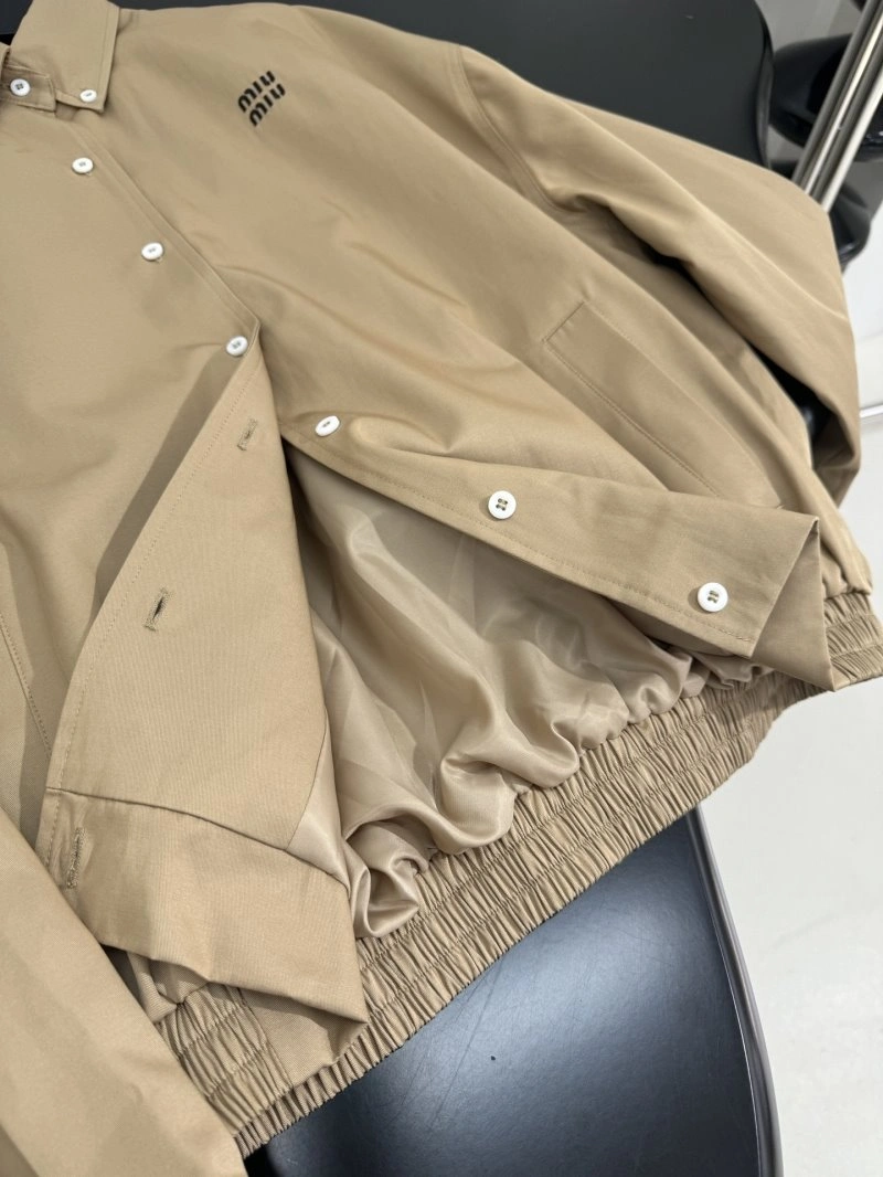 Functional Unclassified Brand Outwear 155507