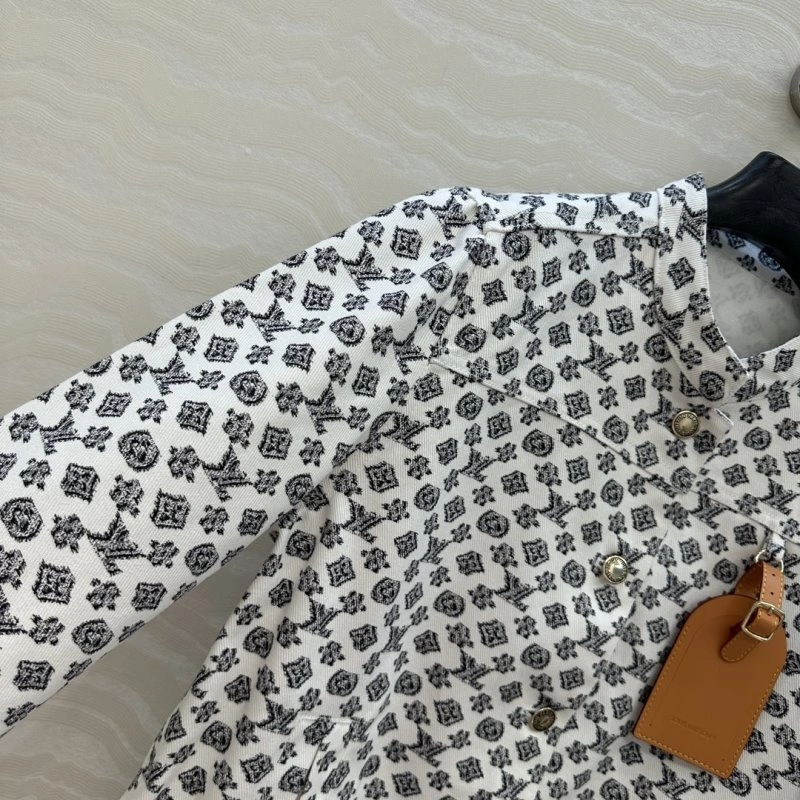 Compact Unclassified Brand Outwear 155493