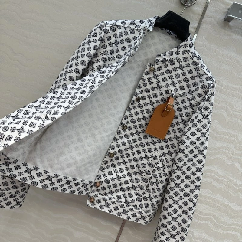 Compact Unclassified Brand Outwear 155493