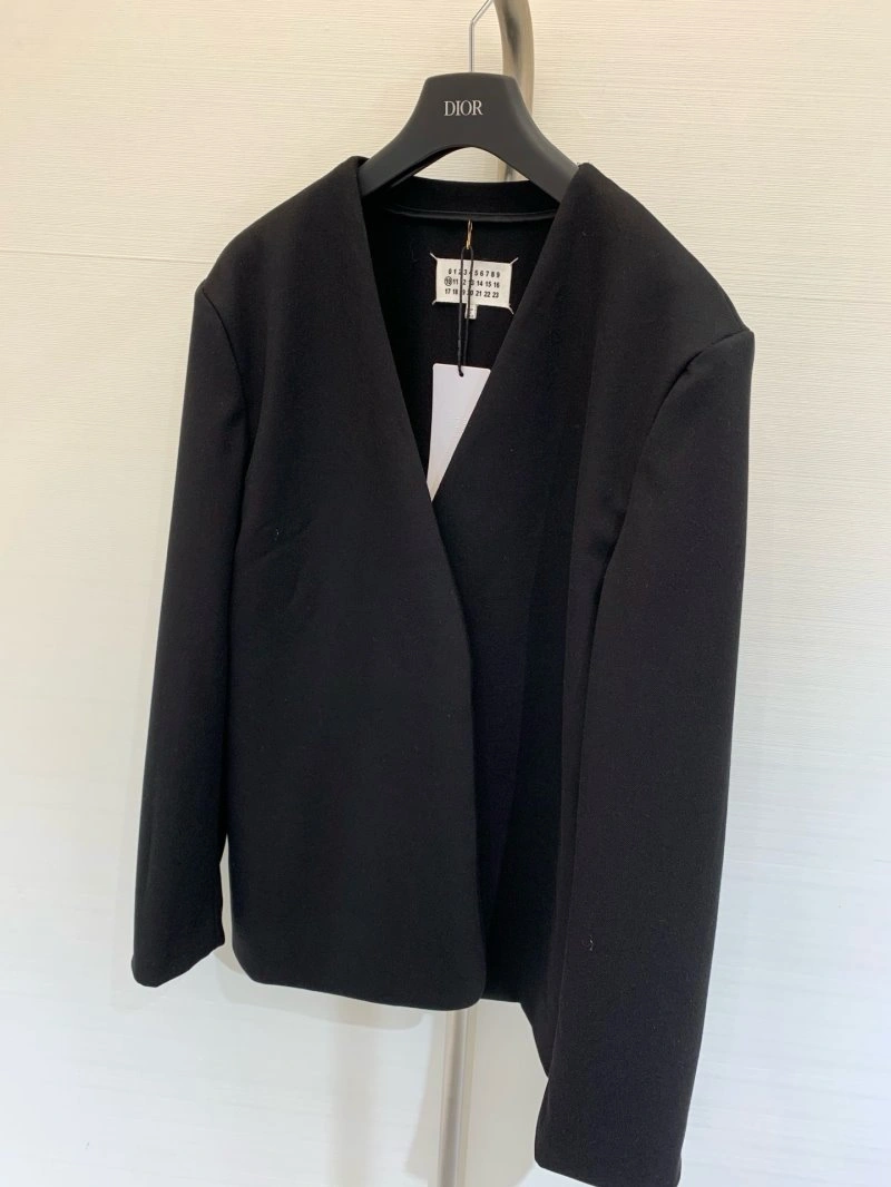 HighPerformance Unclassified Brand Outwear 147540