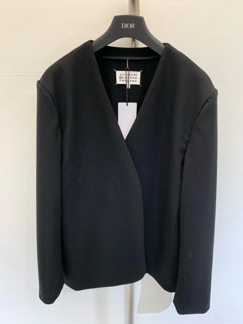 HighPerformance Unclassified Brand Outwear 147540