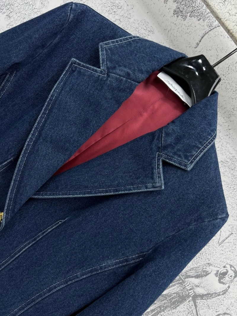 Functional Unclassified Brand Outwear 147538