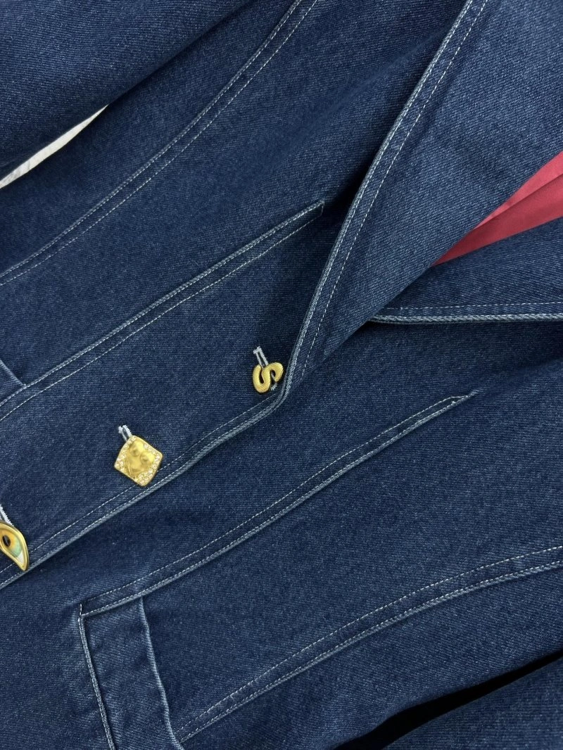 Functional Unclassified Brand Outwear 147538
