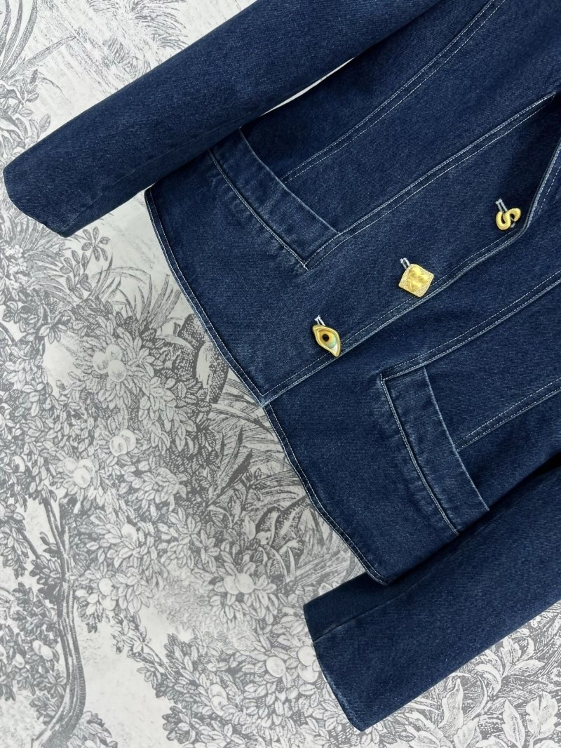Functional Unclassified Brand Outwear 147538