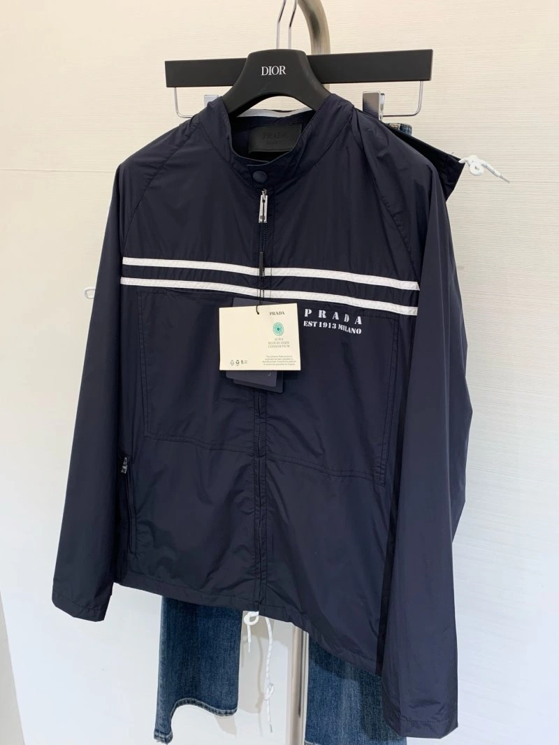 Modern Unclassified Brand Outwear 147524
