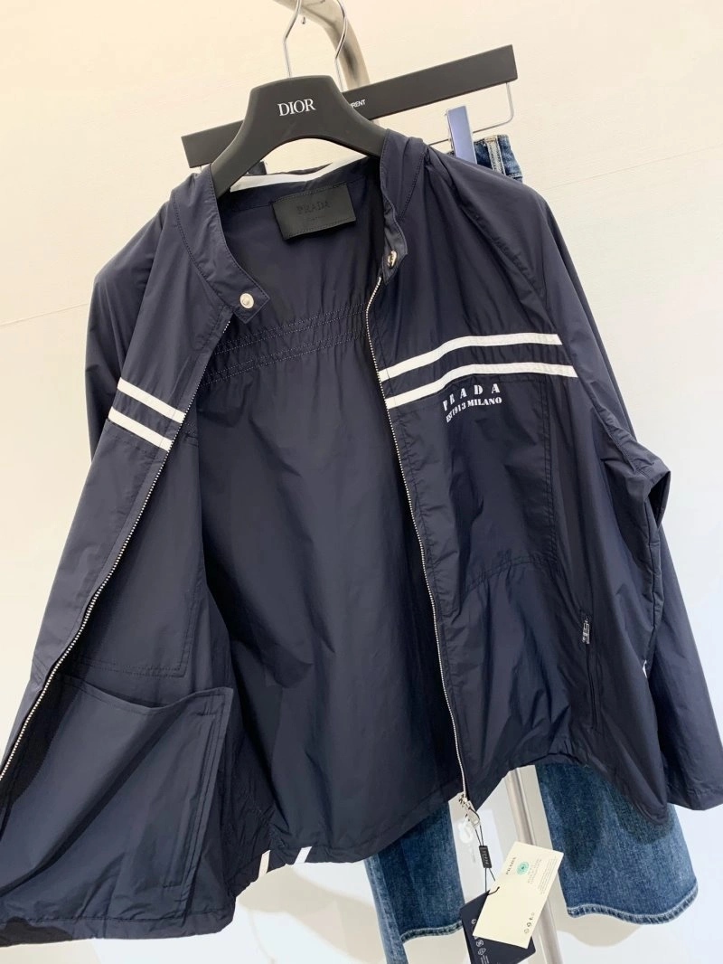 Modern Unclassified Brand Outwear 147524