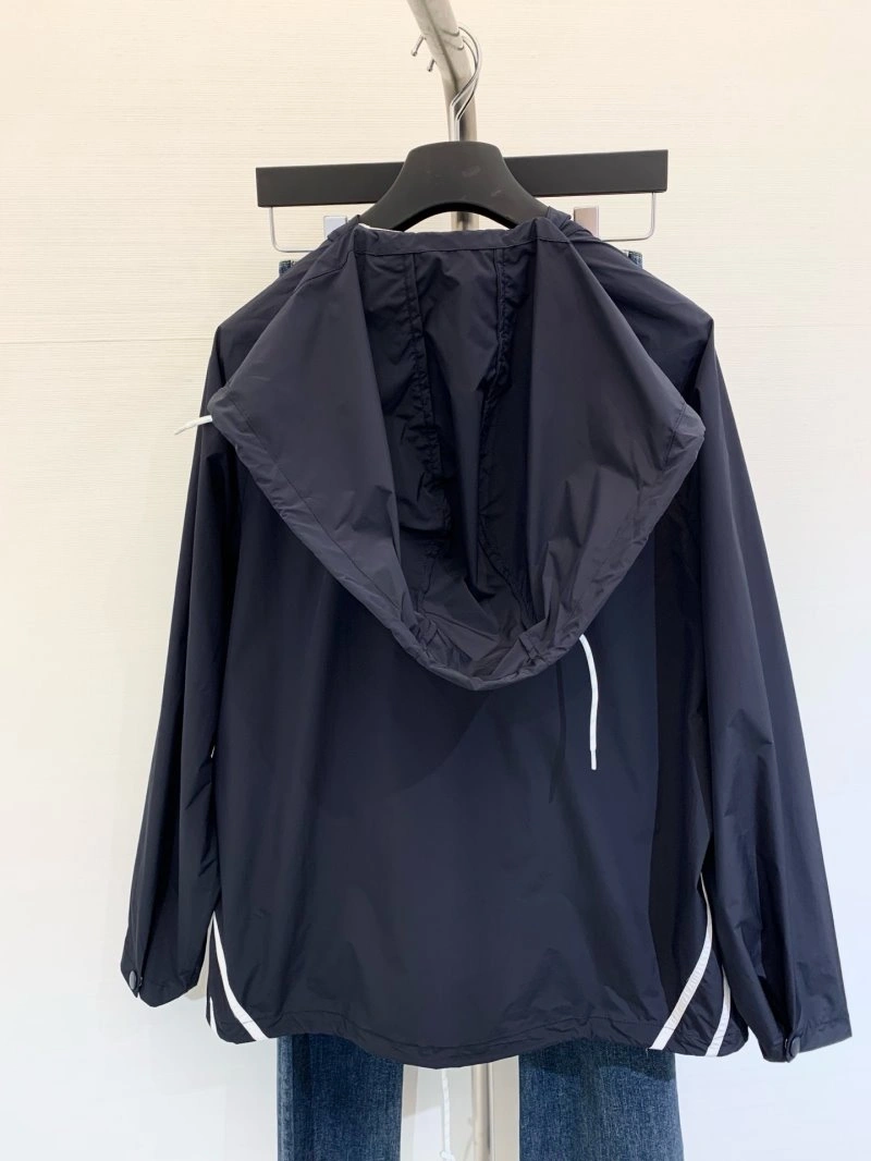 Modern Unclassified Brand Outwear 147524