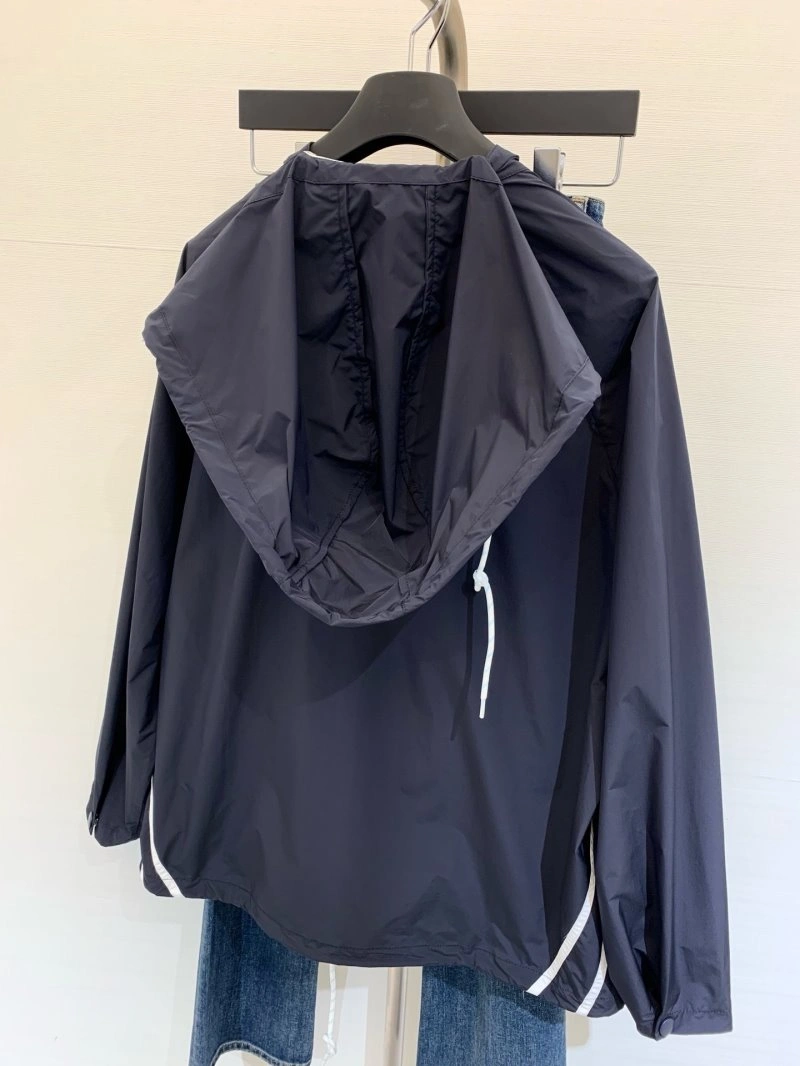 Modern Unclassified Brand Outwear 147524