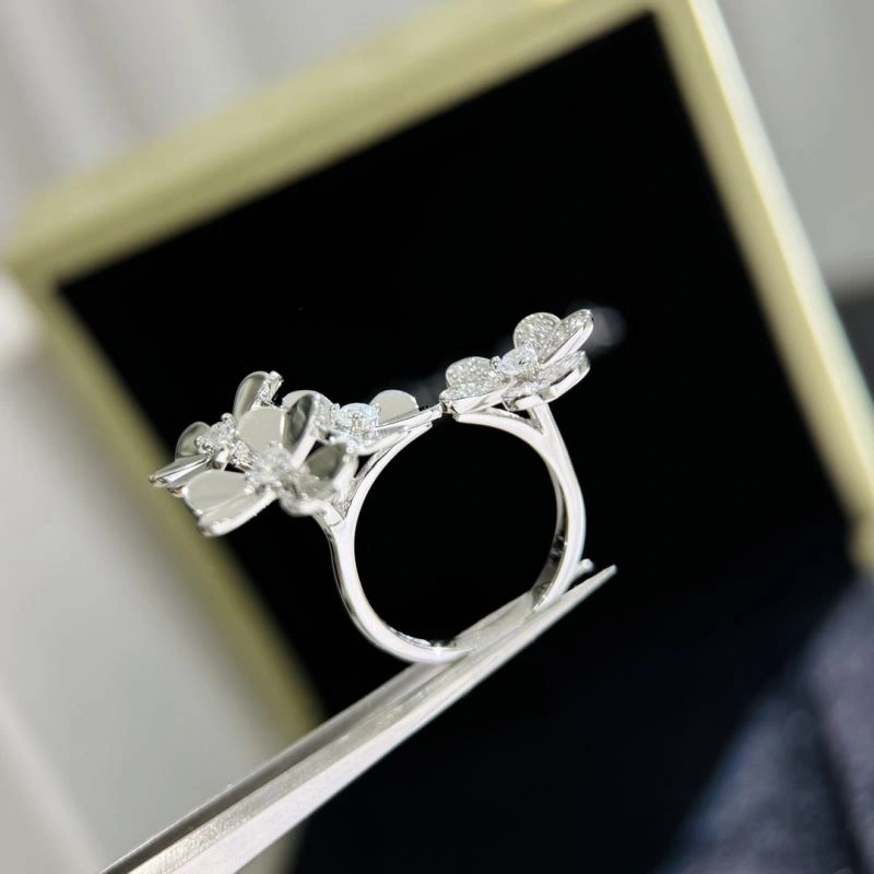 Unclassified Brand Rings FashionForward 213684