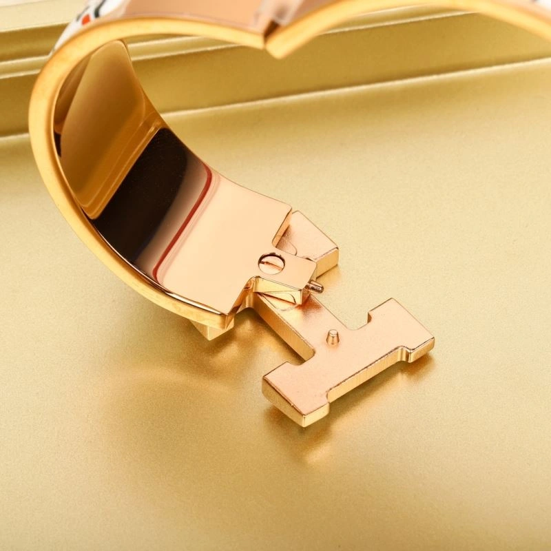 Vibrant Unclassified Brand Rings 213645