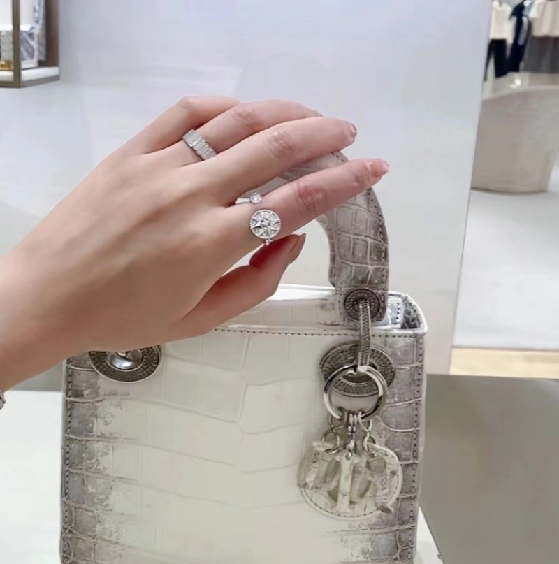 Classic Unclassified Brand Rings 213641