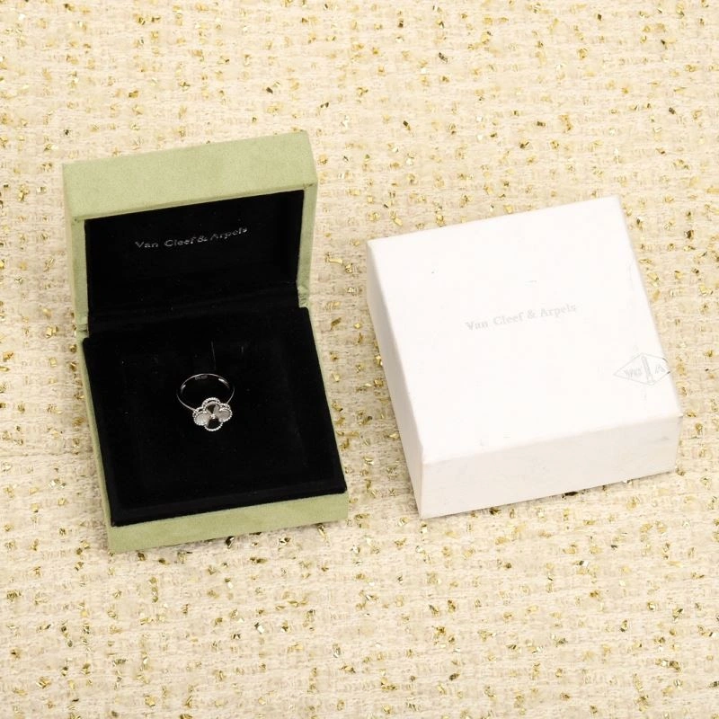 Casual Unclassified Brand Rings 213228
