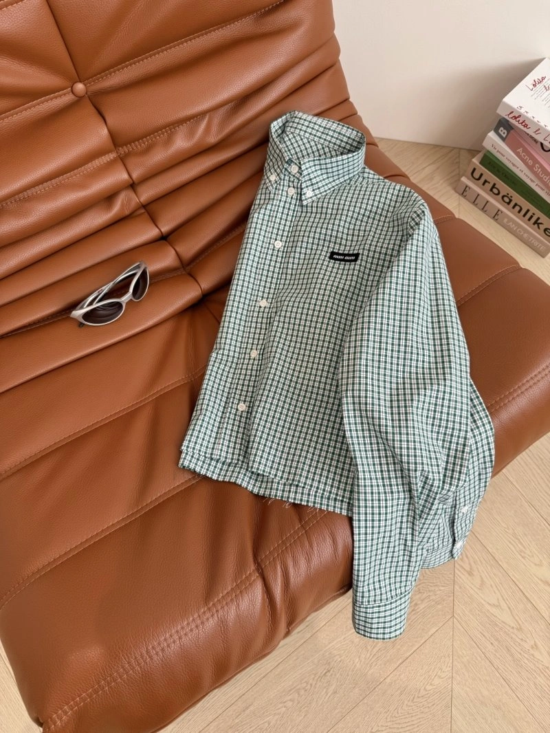 Minimalist Unclassified Brand Shirts 153640