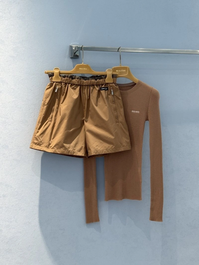 SmoothTexture Unclassified Brand Short Pants 150465