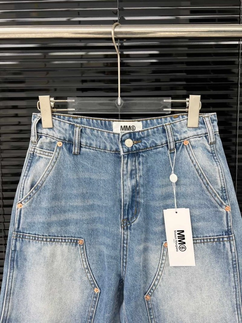 Vibrant Unclassified Brand Short Pants 150450