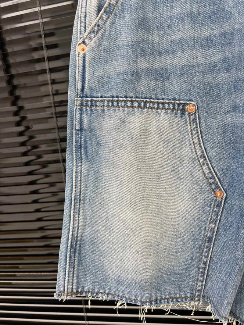 Vibrant Unclassified Brand Short Pants 150450