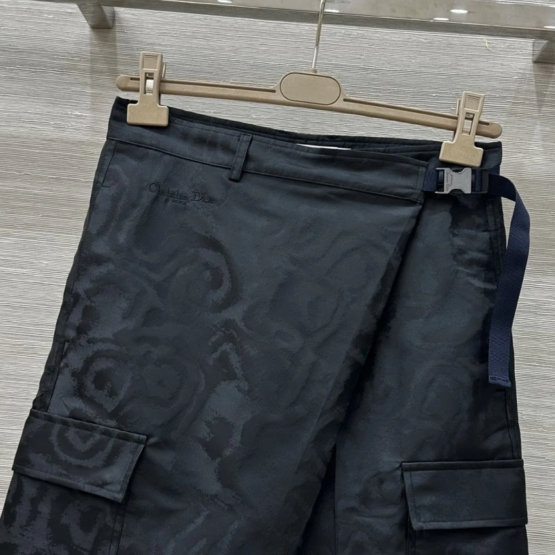 Contemporary Unclassified Brand Short Pants 155435
