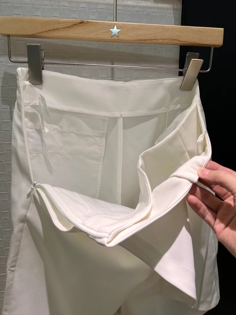 Compact Unclassified Brand Short Pants 147424