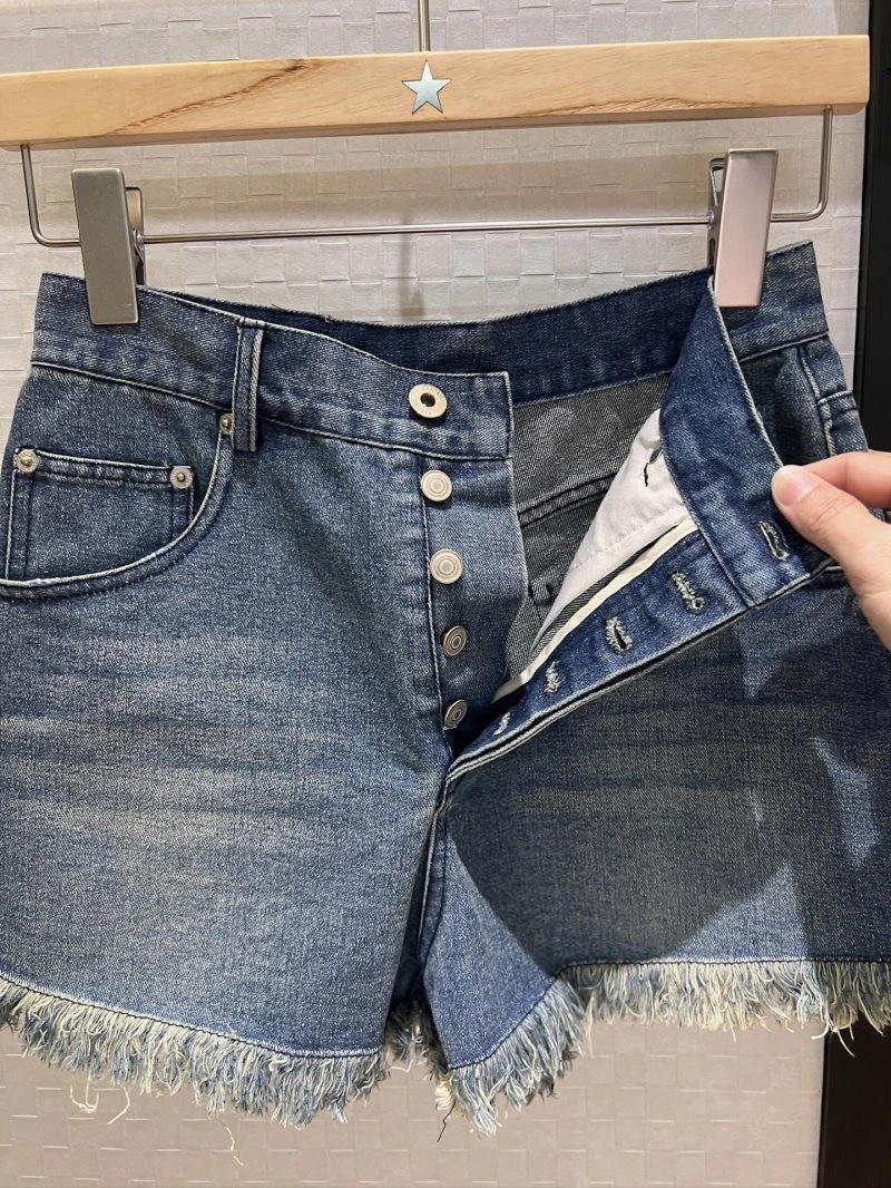 Affordable Unclassified Brand Short Pants 147423
