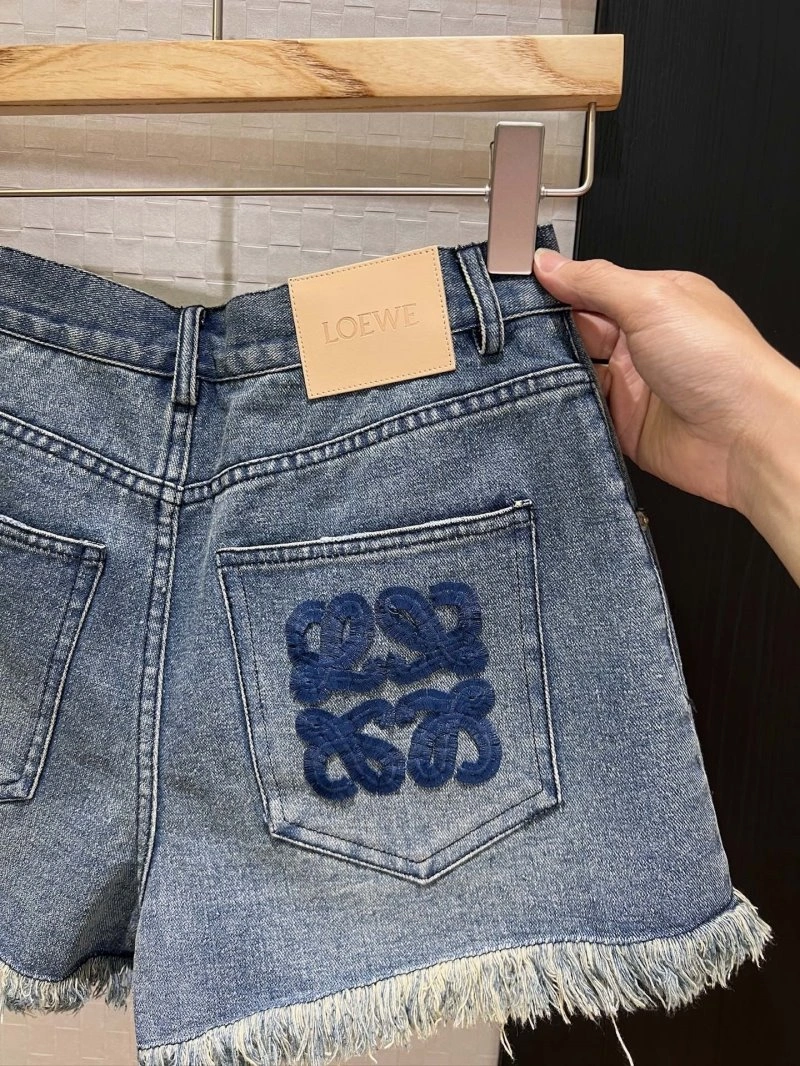 Affordable Unclassified Brand Short Pants 147423