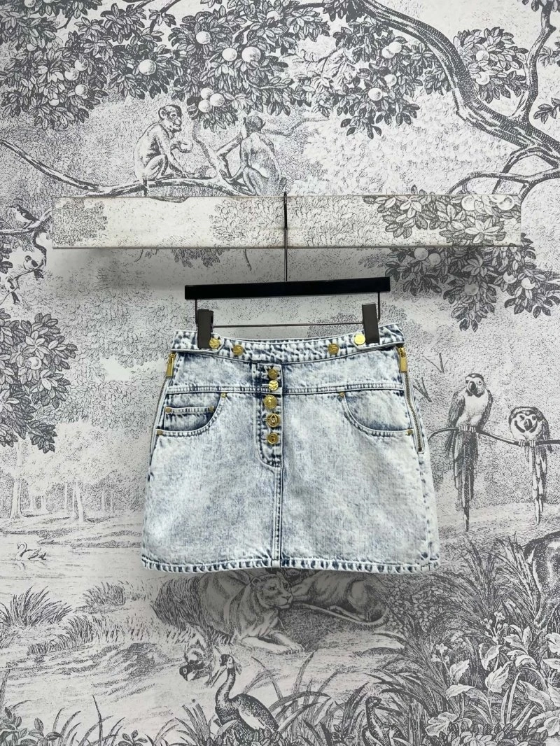 Bold Unclassified Brand Short Pants 147418