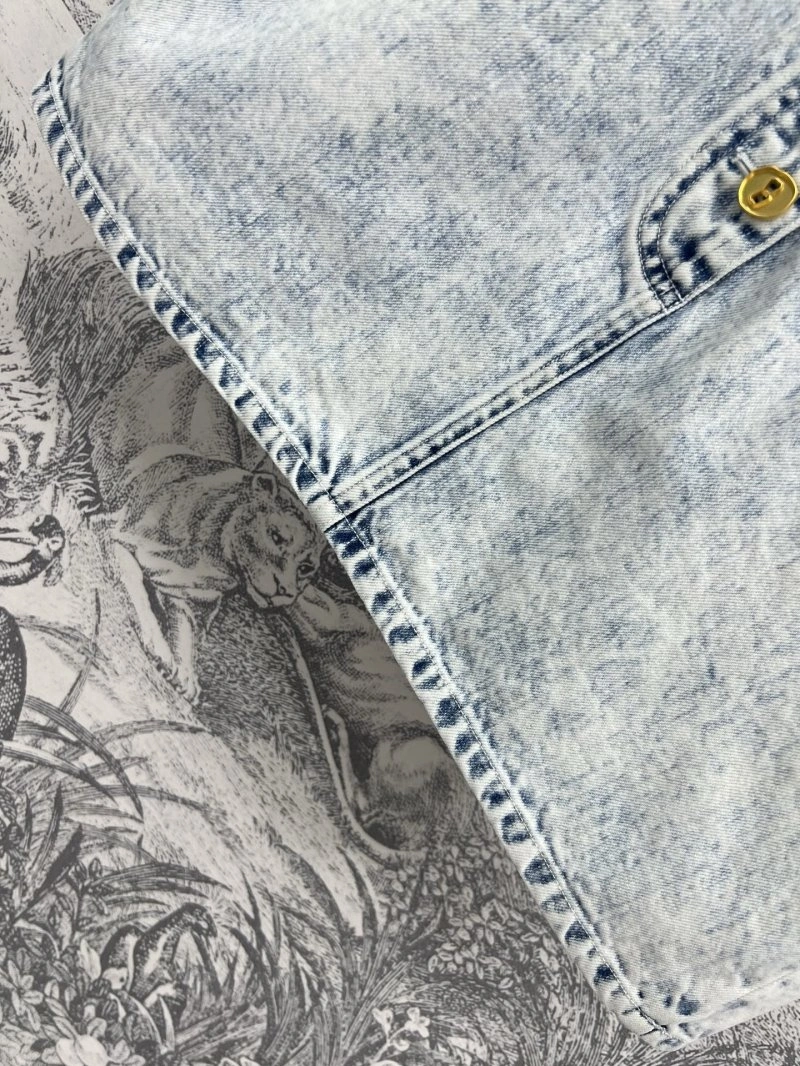 Bold Unclassified Brand Short Pants 147418