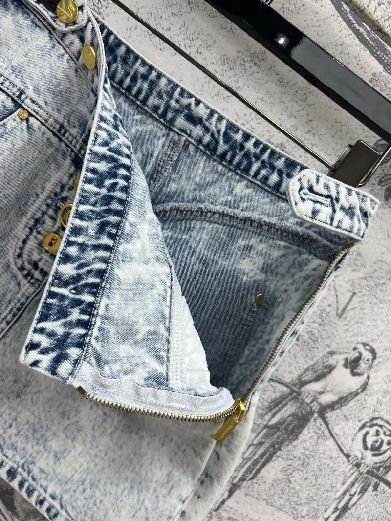 Bold Unclassified Brand Short Pants 147418