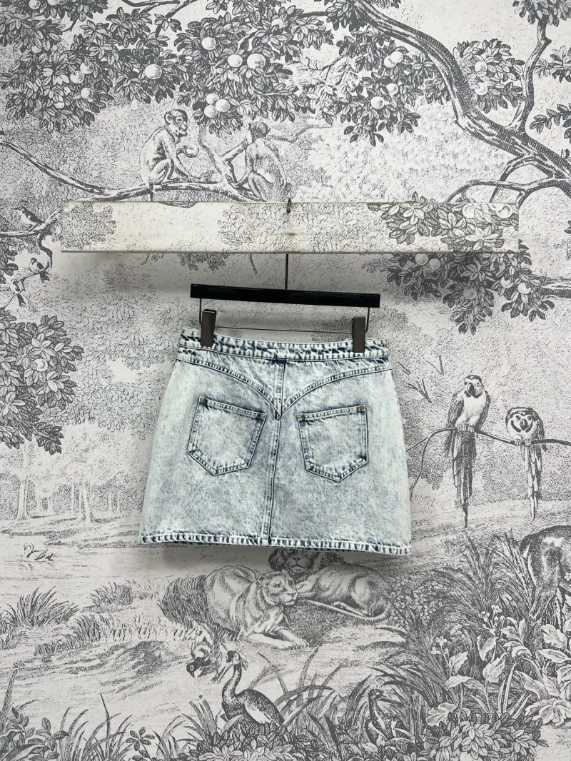 Bold Unclassified Brand Short Pants 147418