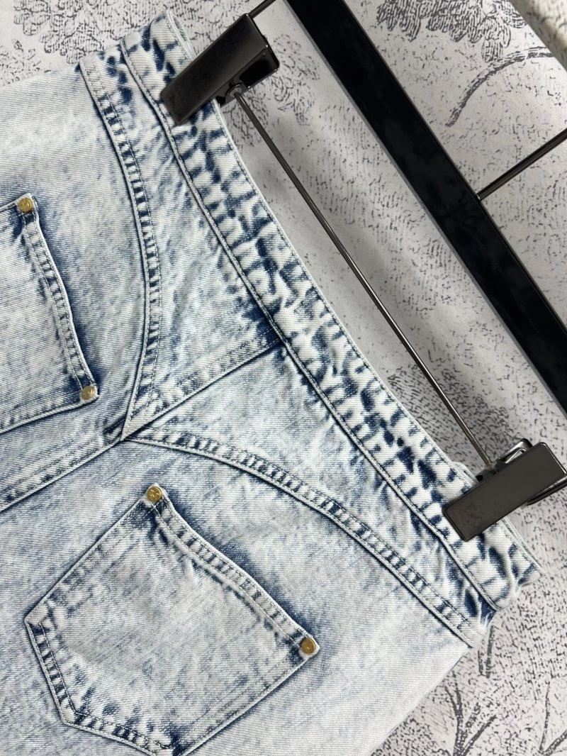 Bold Unclassified Brand Short Pants 147418