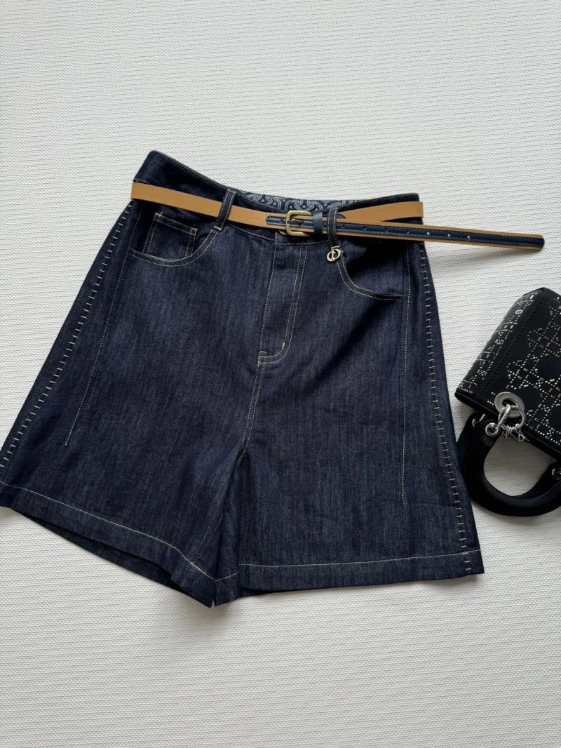 Resilient Unclassified Brand Short Pants 147415