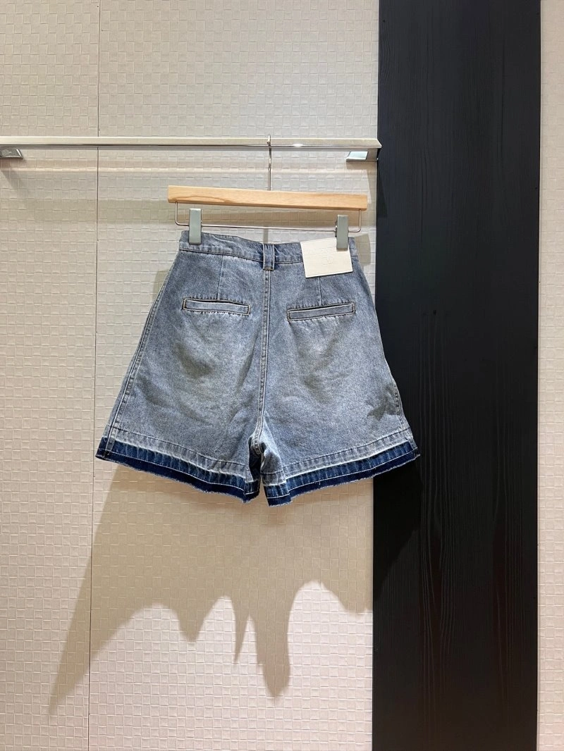 RelaxedFit Unclassified Brand Short Pants 147412