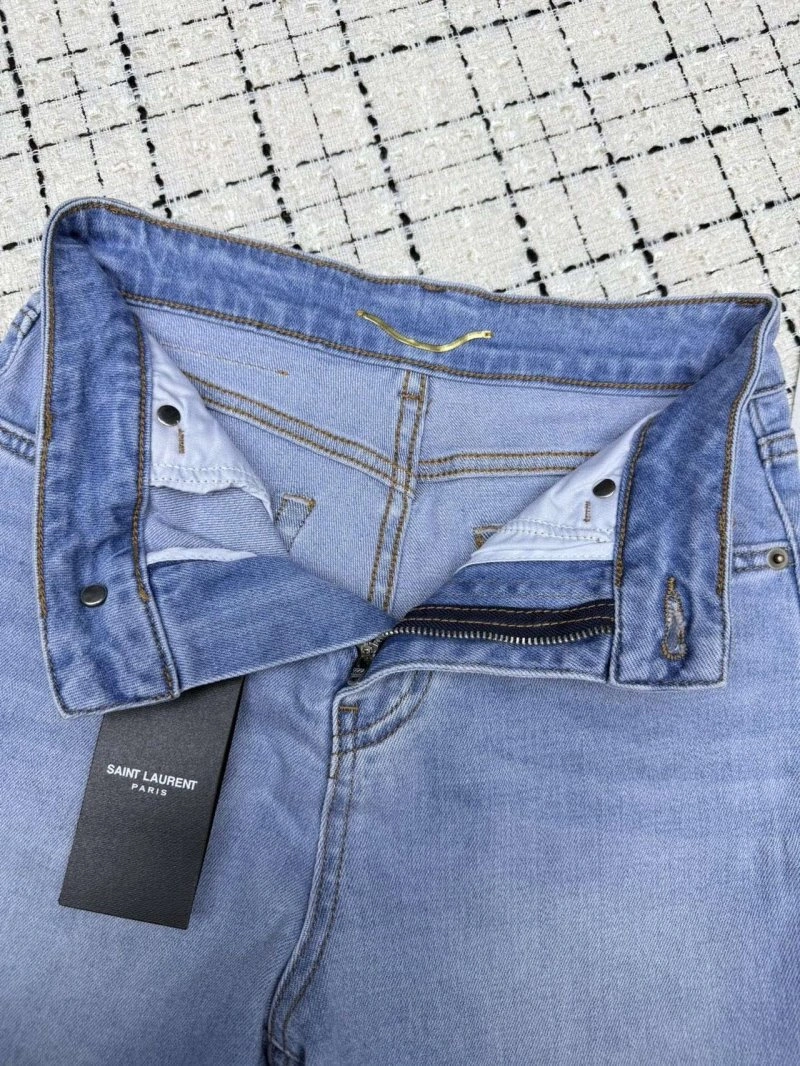 MoistureWicking Unclassified Brand Short Pants 147399