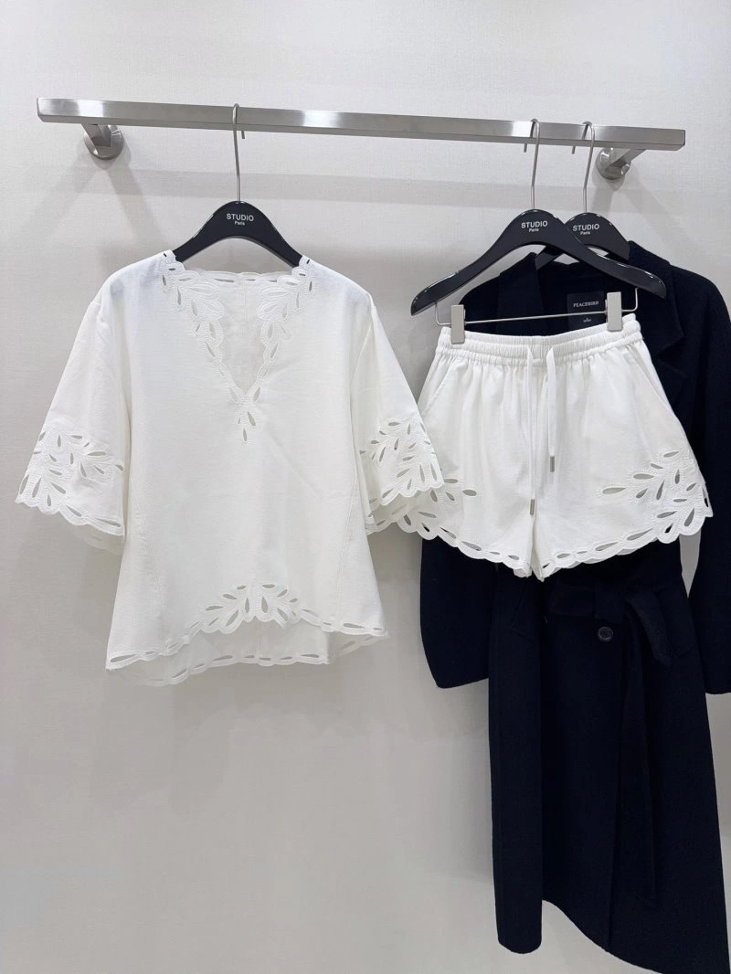 Attractive Unclassified Brand Short Pants 147387