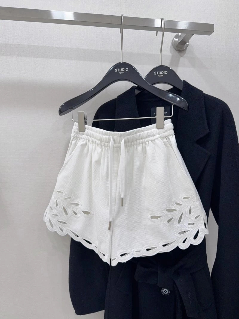 Attractive Unclassified Brand Short Pants 147387