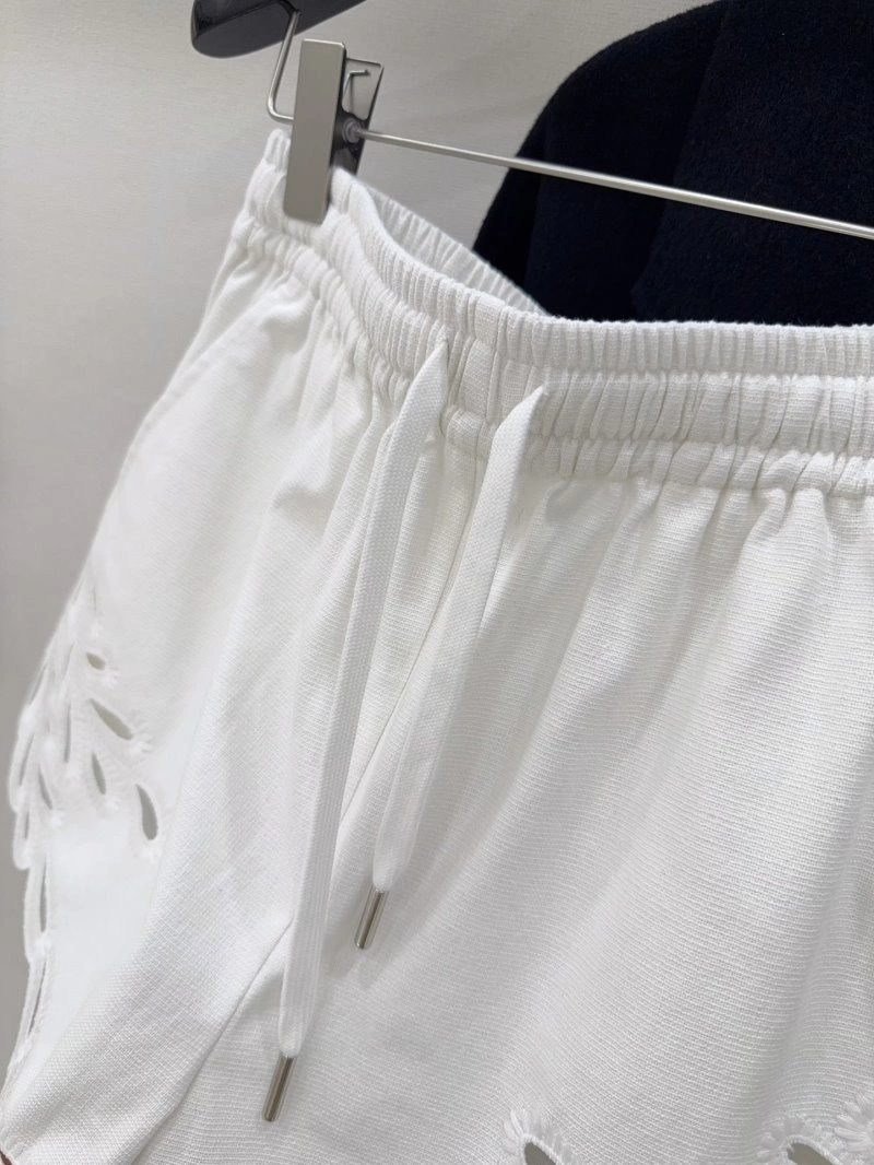 Attractive Unclassified Brand Short Pants 147387