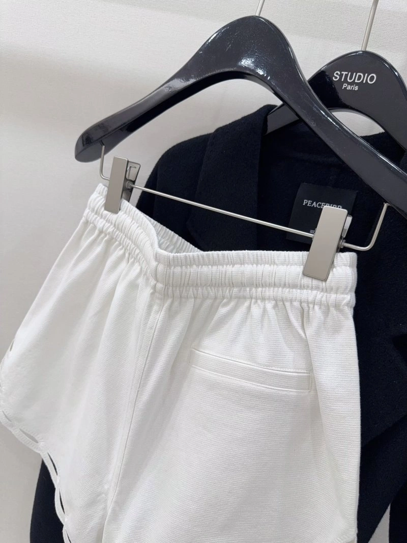 Attractive Unclassified Brand Short Pants 147387
