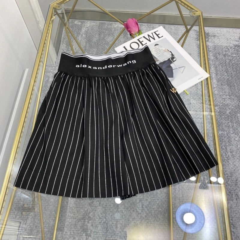 Trendsetting Unclassified Brand Short Pants 153610