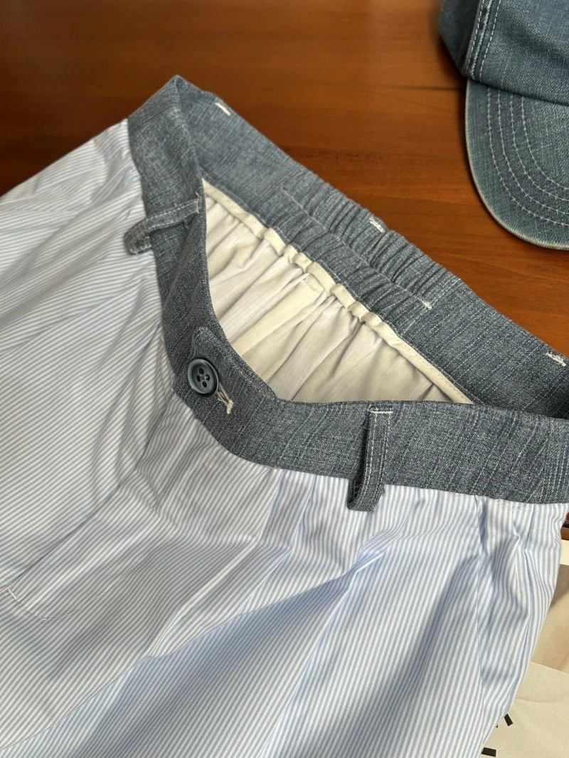 ModernLook Unclassified Brand Short Suits 150424