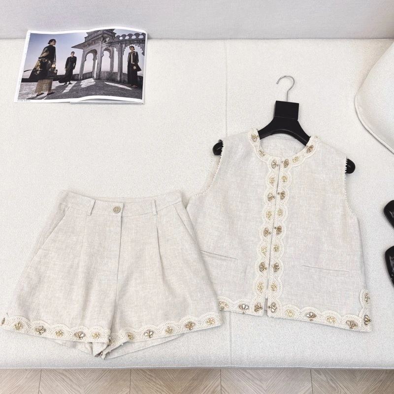 Bold Unclassified Brand Short Suits 155395