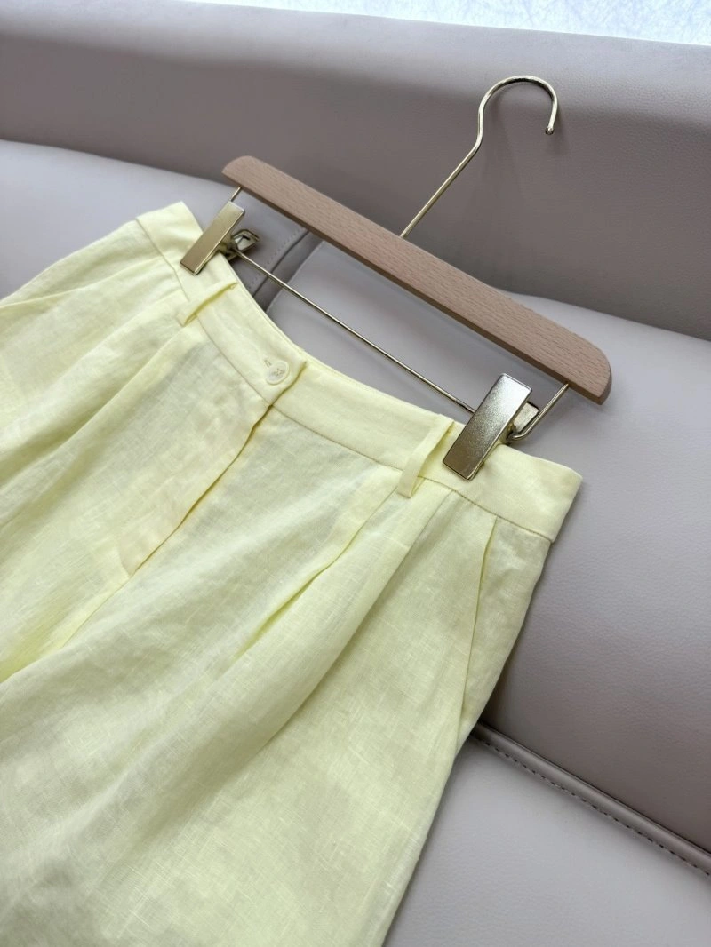 Contemporary Unclassified Brand Short Suits 147378
