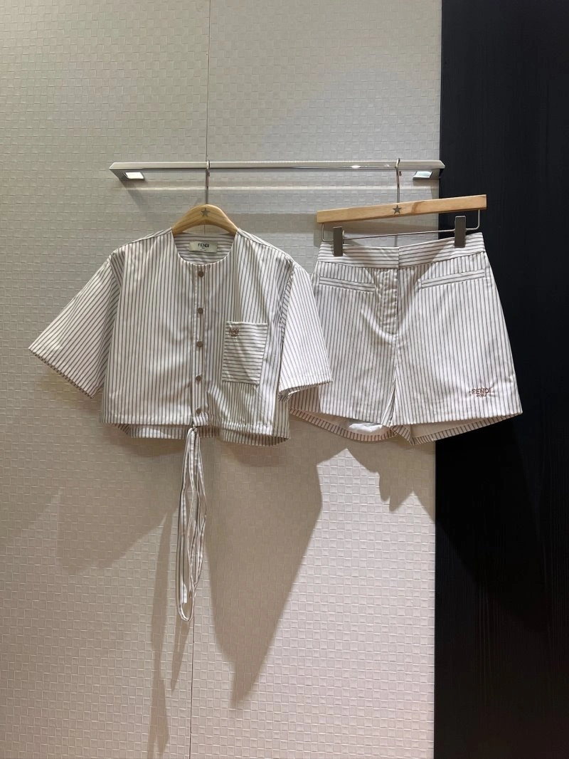 Upgraded Unclassified Brand Short Suits 147334