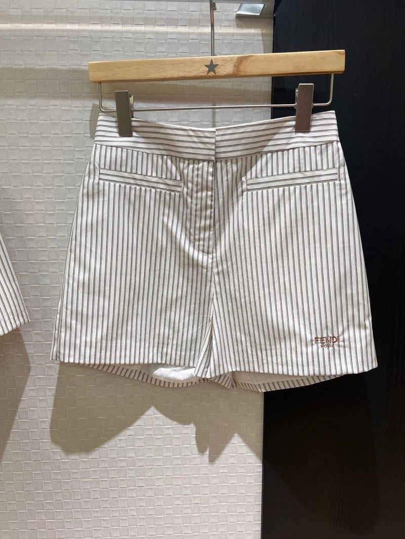 Upgraded Unclassified Brand Short Suits 147334