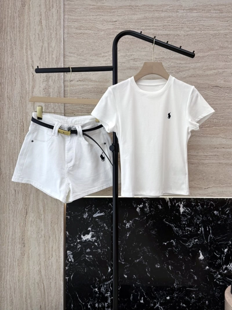 Flexible Unclassified Brand Short Suits 147330