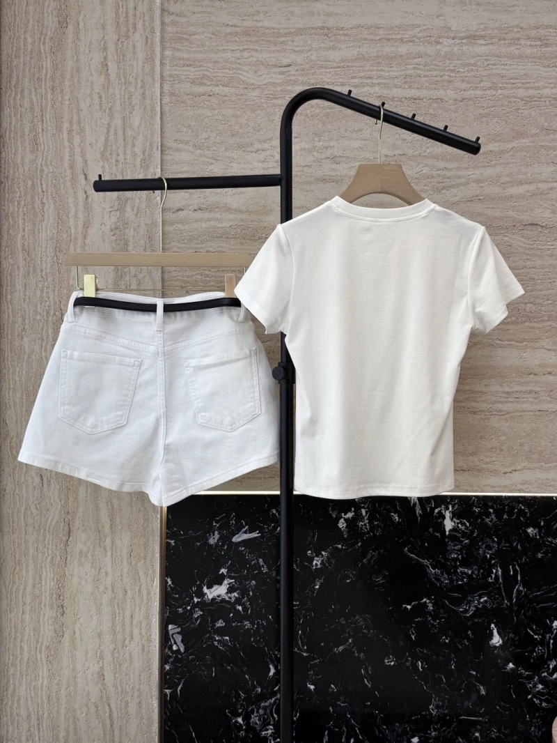 Flexible Unclassified Brand Short Suits 147330