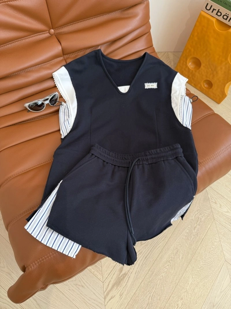 Sustainable Unclassified Brand Short Suits 153584