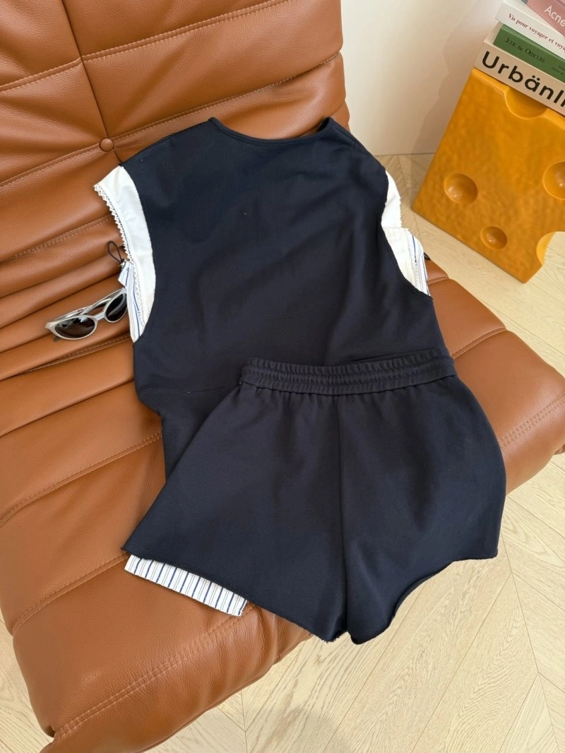 Sustainable Unclassified Brand Short Suits 153584