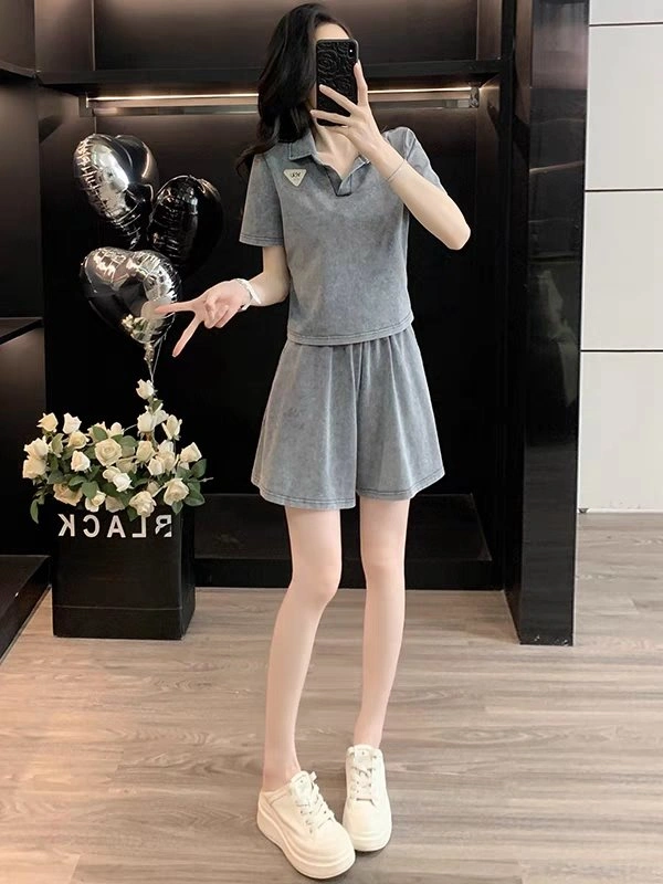 Affordable Unclassified Brand Short Suits 153570